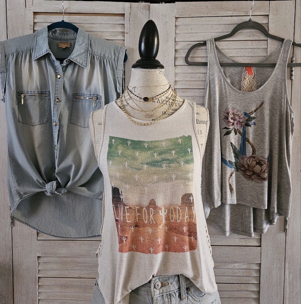 NWT Bundle - Takara Jean Top & NWOT 2 Chelsea & Violet Tops Size Small